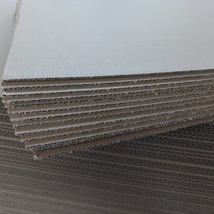 B perdirbtas 310gsm gofro kartonas
