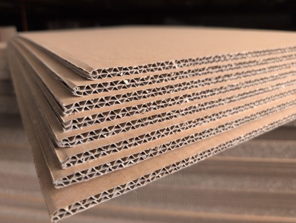 BC kraft gofruotas kartonas 7mm 600gsm