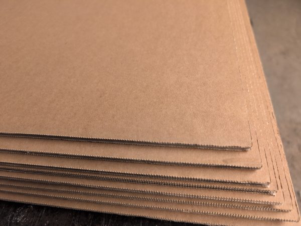 BC kraft gofruotas kartonas 7mm 600gsm